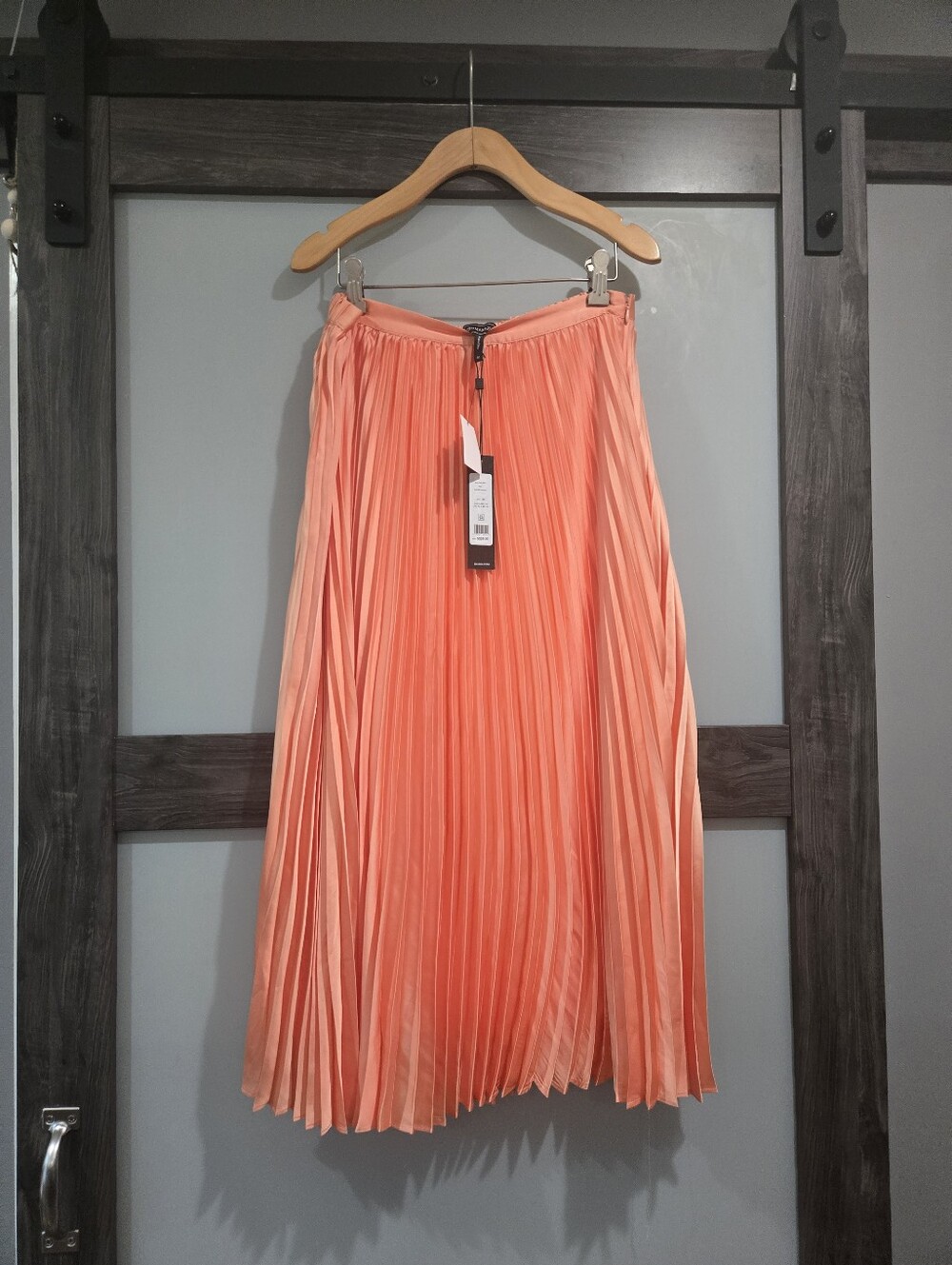 BCBGMaxazria Papaya Orange Peach pleated midi skirt NWT Size Medium